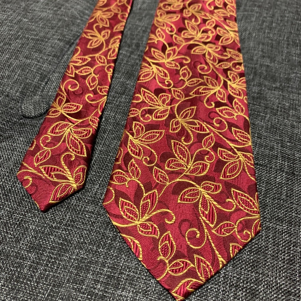 Jos of a bank tie red textured classy not sassy
